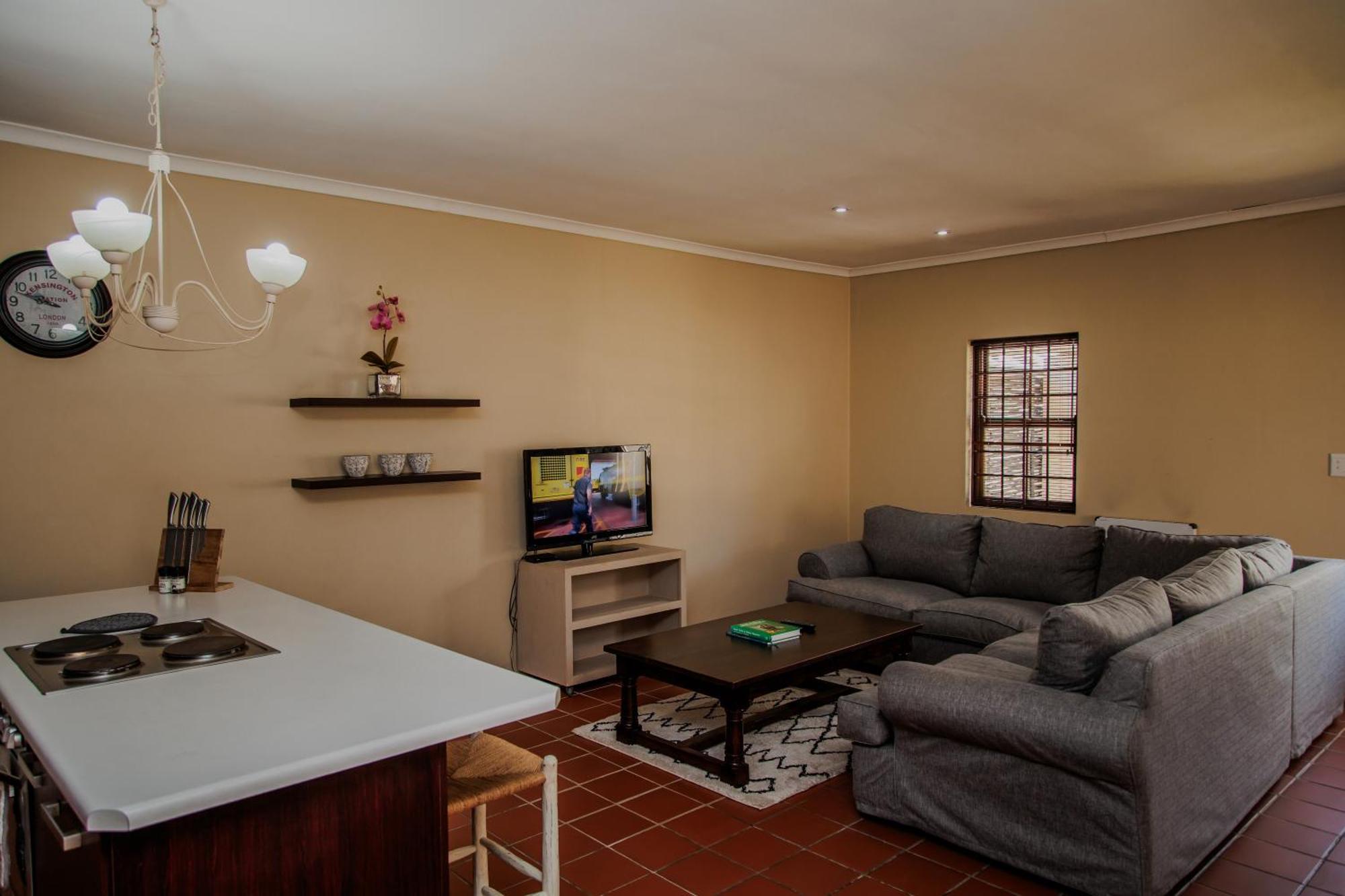 Вилла Swellendam Self Catering Номер фото
