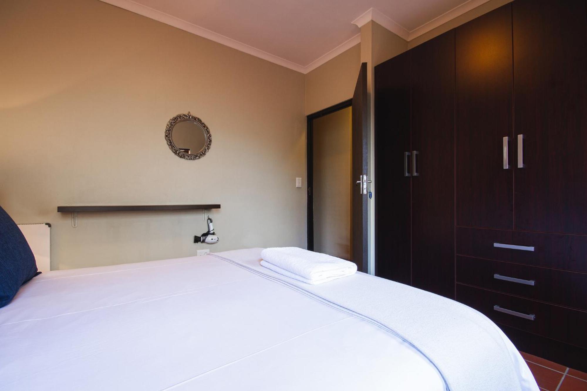 Вилла Swellendam Self Catering Номер фото