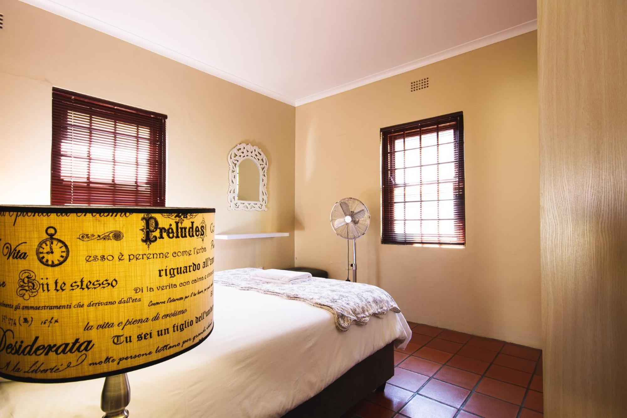 Вилла Swellendam Self Catering Номер фото