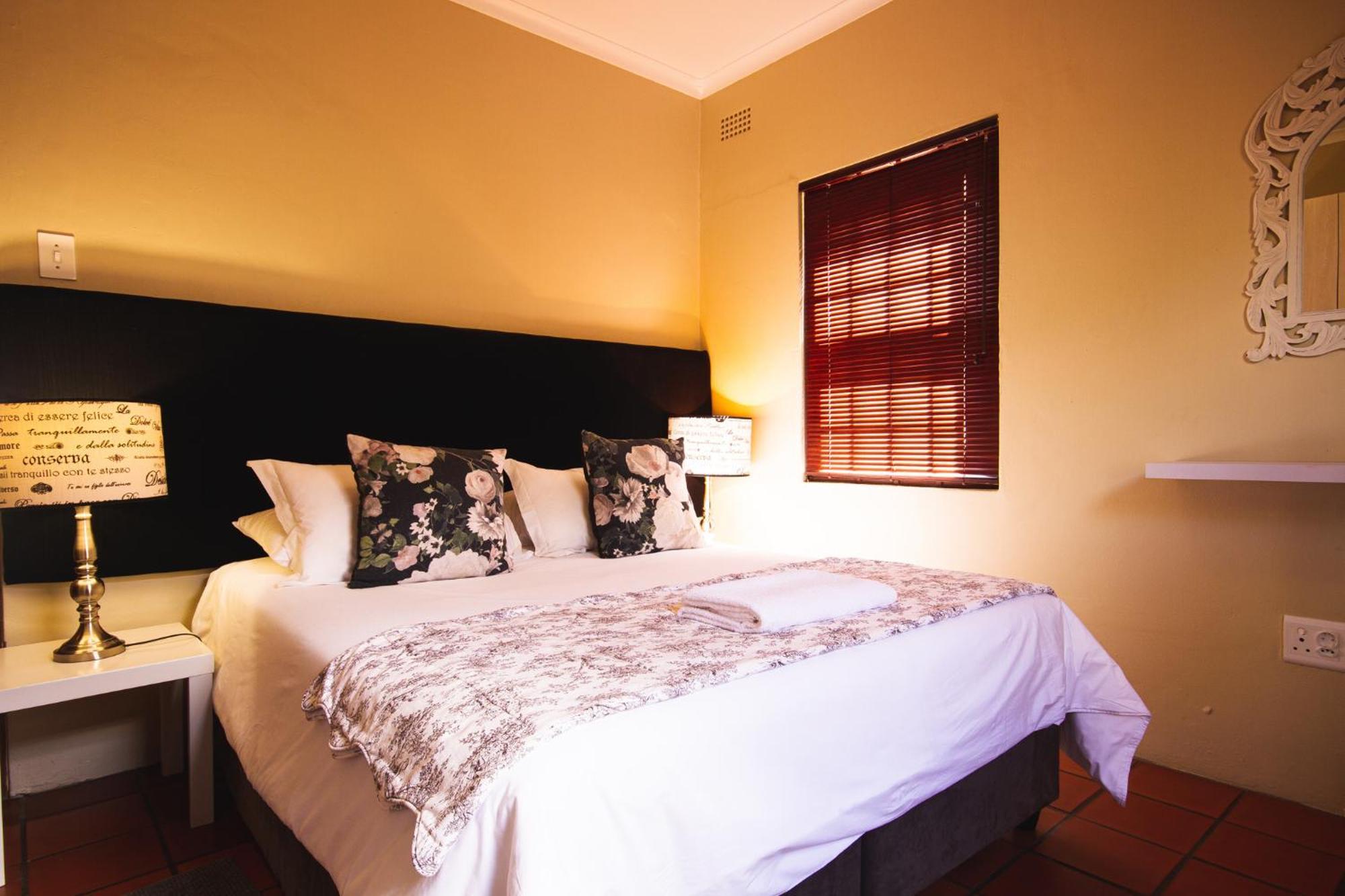 Вилла Swellendam Self Catering Экстерьер фото